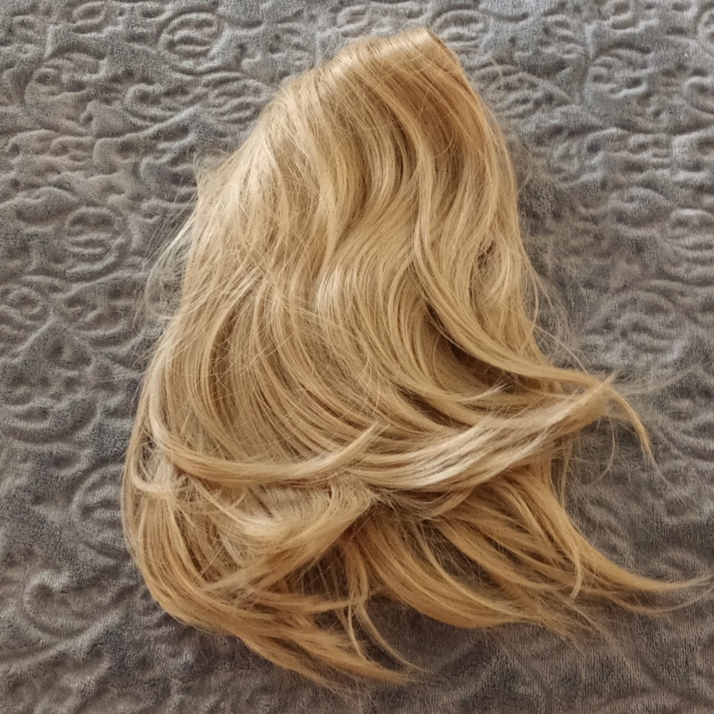 Hair topper